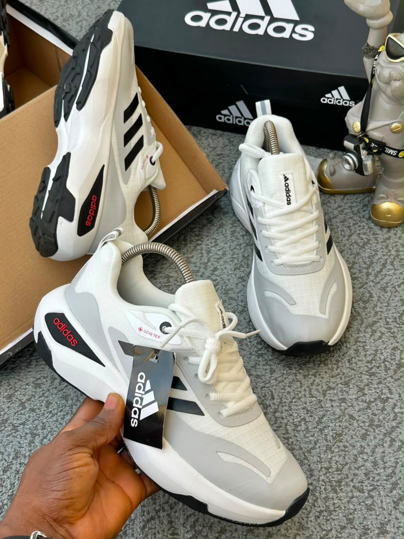 Adidas Gore-Tex Unisex Running Sneakers — image 3