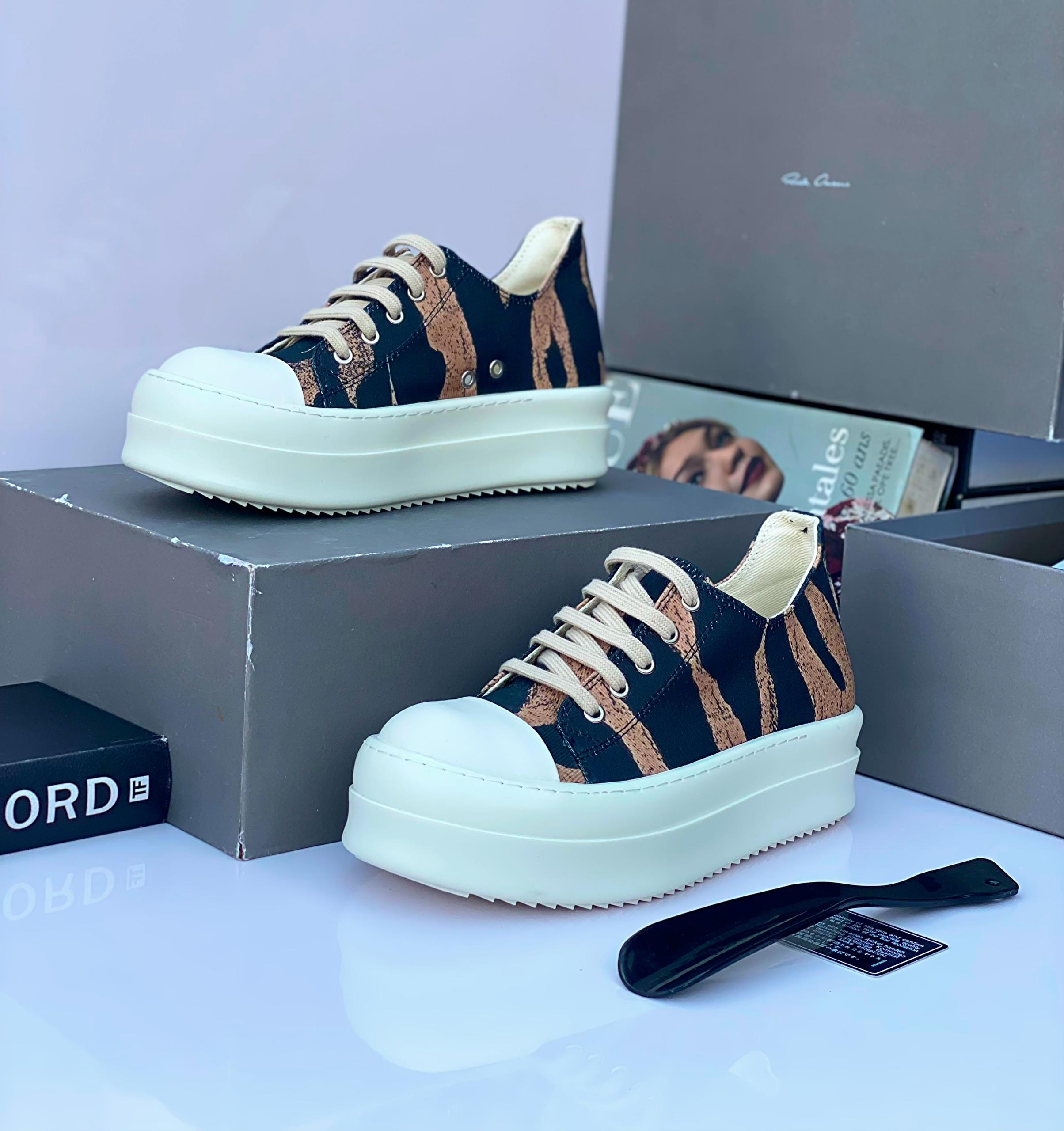 Chunky Platform Low-Top Canvas Sneakers — image 2
