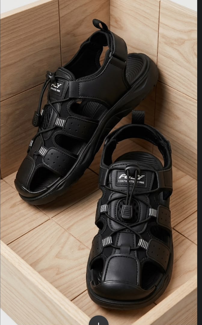 Everyday Outdoor Strapped Athletic Sandals — image 3