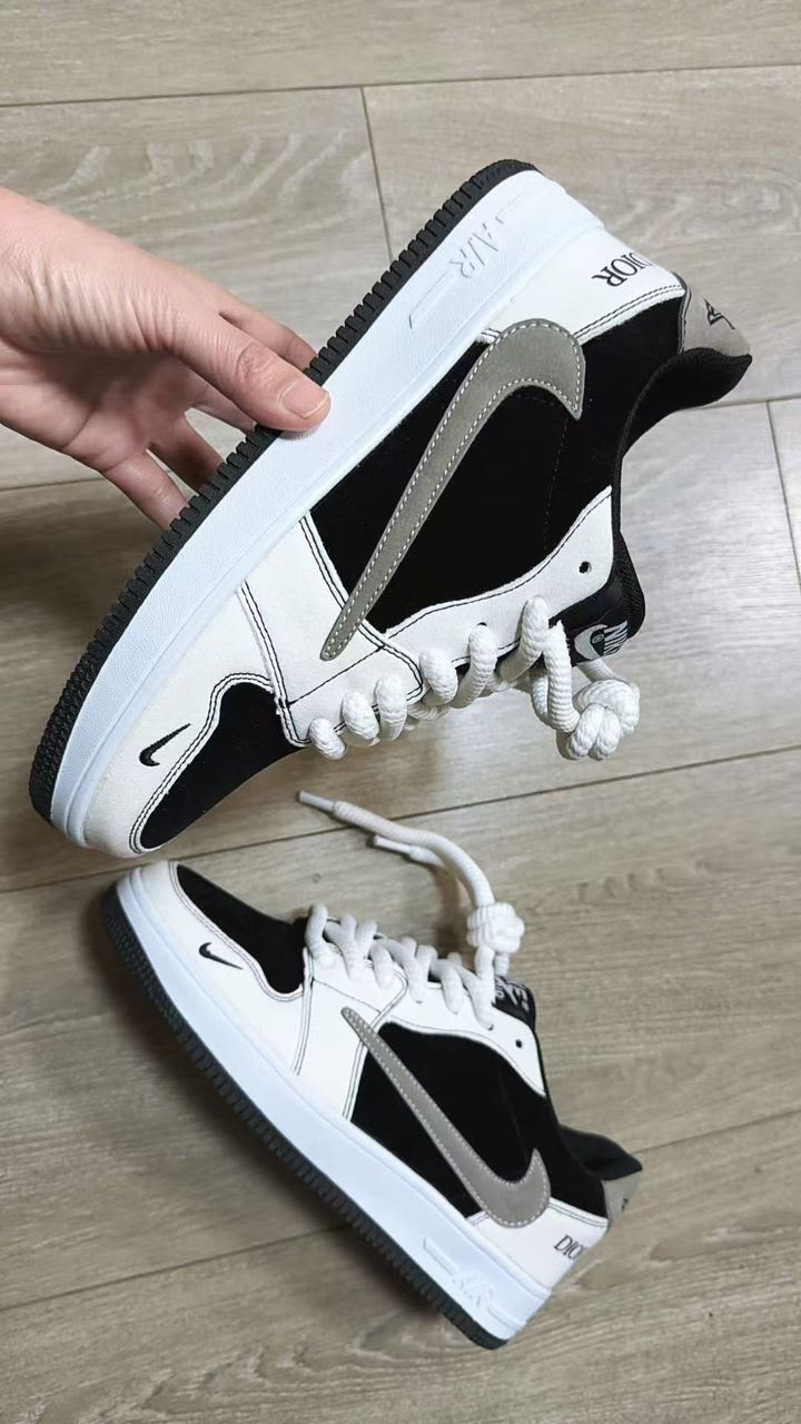 Low-Top Custom Graphic Sneakers with Rope Laces — image 1