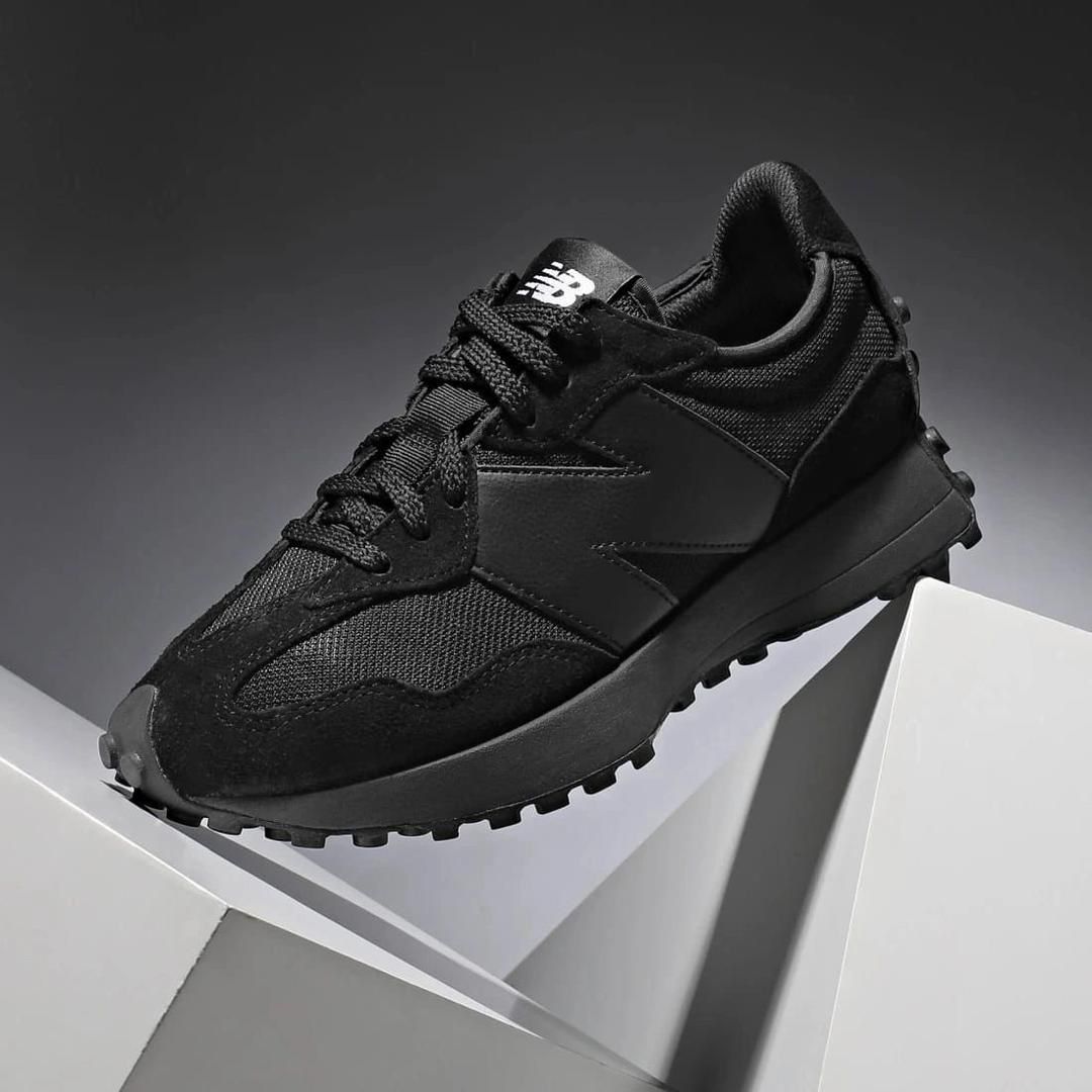 New Balance 327 'Moonbeam Outerspace' Retro Lifestyle Sneakers — image 1