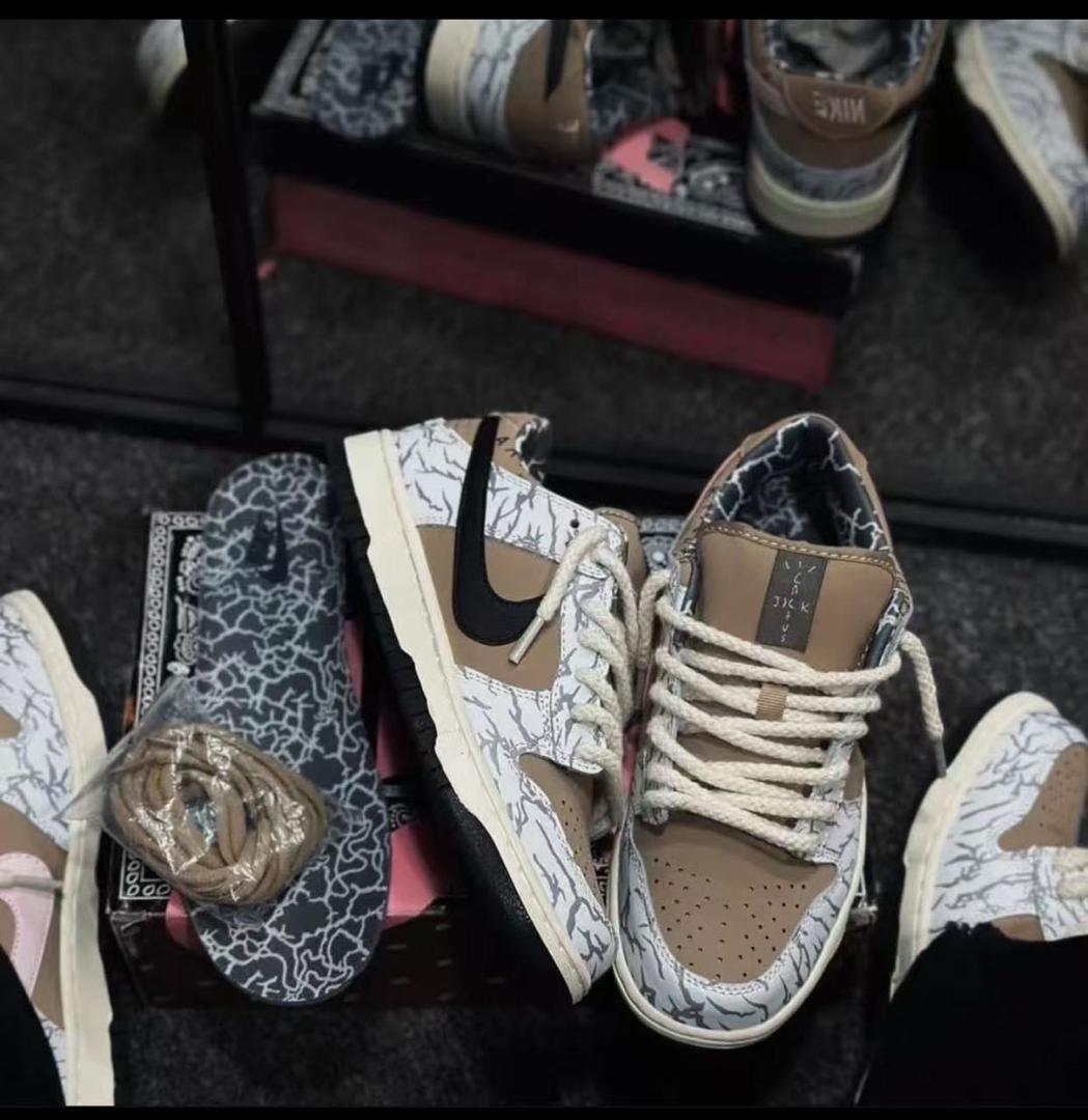 Nike SB Dunk Low Pro Custom Sneakers — image 3