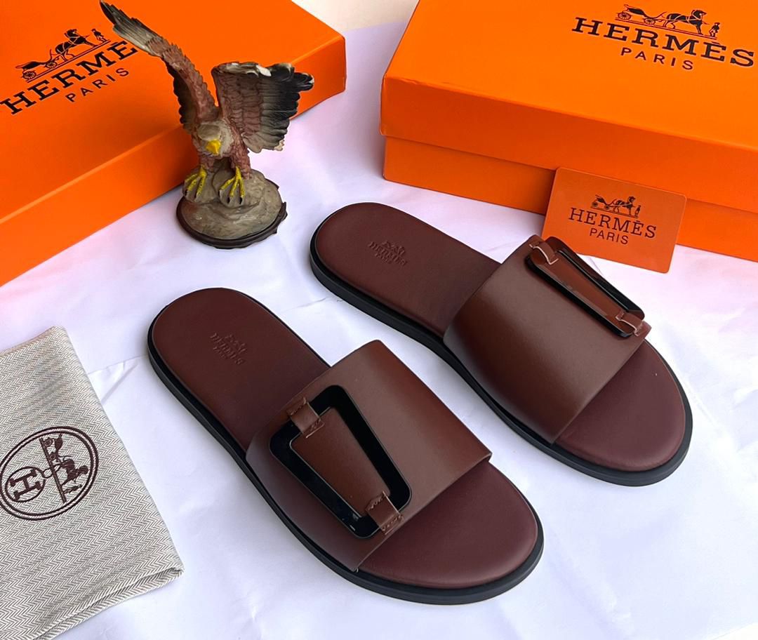 Premium Men's Matte Leather Slide Sandals with Hardware Accent — image 1