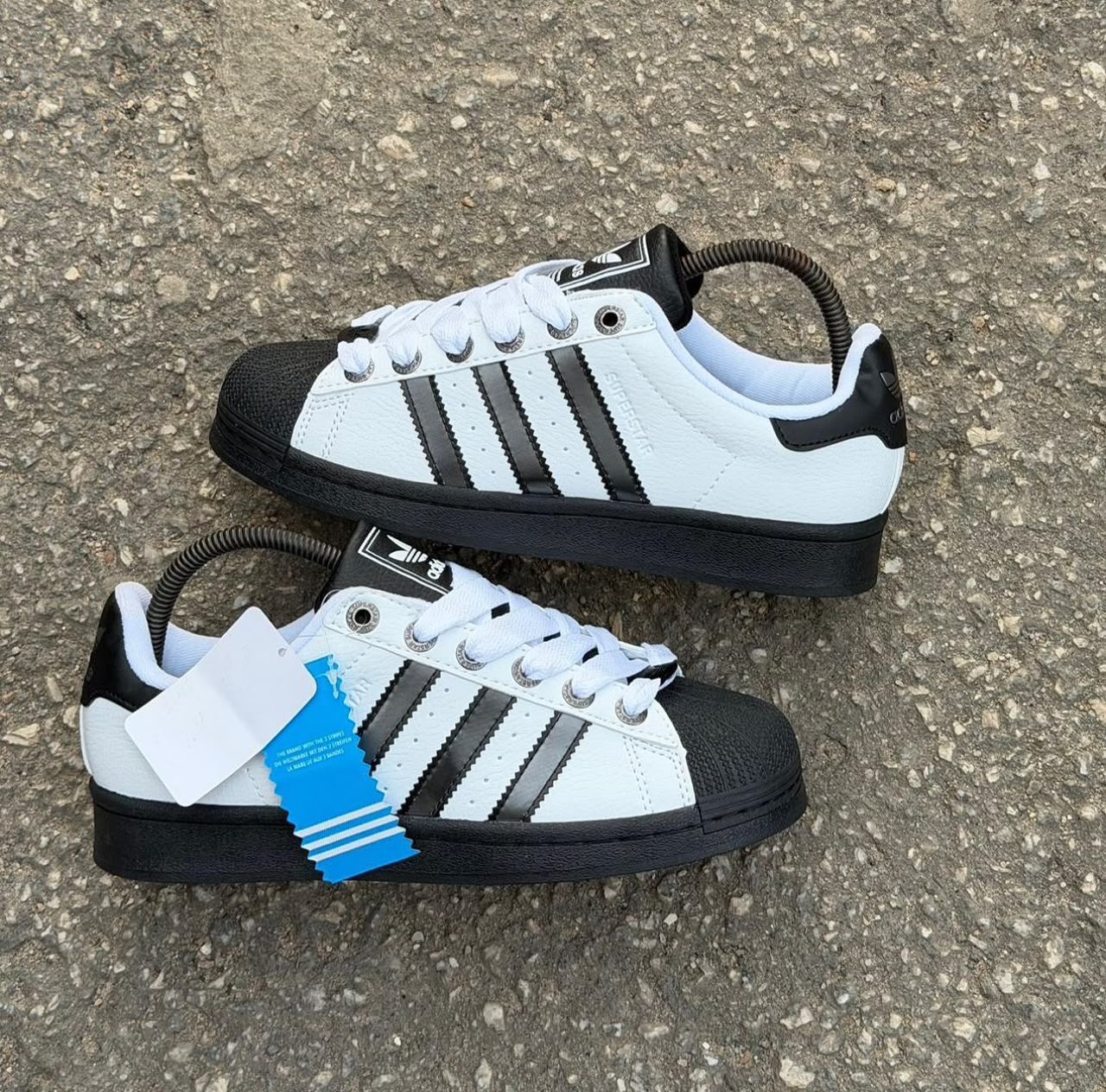 Shell-Toe Stripe Unisex Low-Top Sneakers — image 3