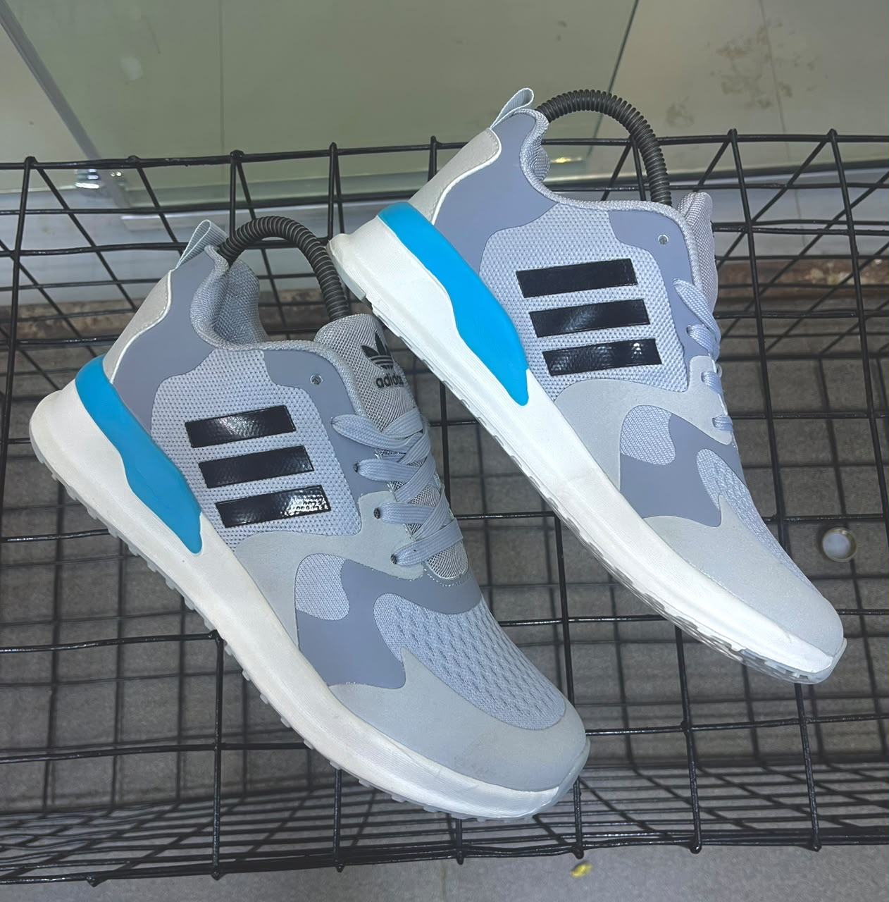 Three-Stripe Mesh Runner Sneaker – Multi-Colour — image 1