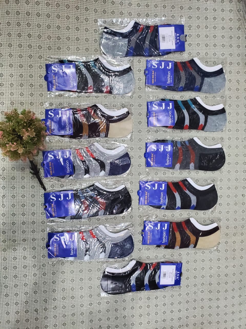 Unisex Patterned Ankle No-Show Fashion Socks — image 4